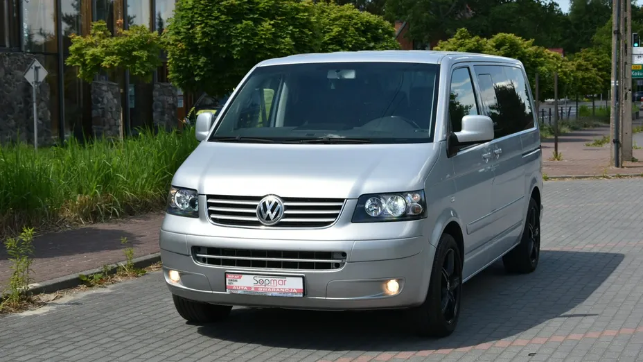 VOLKSWAGEN Multivan -