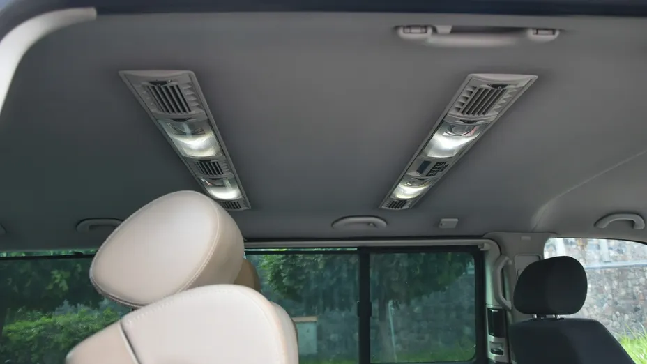 VOLKSWAGEN Multivan -