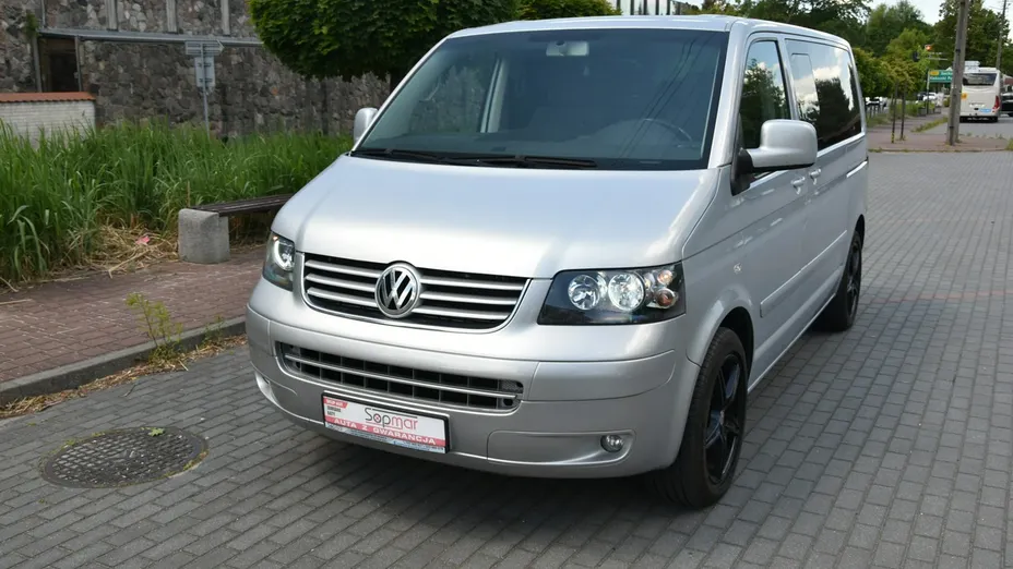 VOLKSWAGEN Multivan -