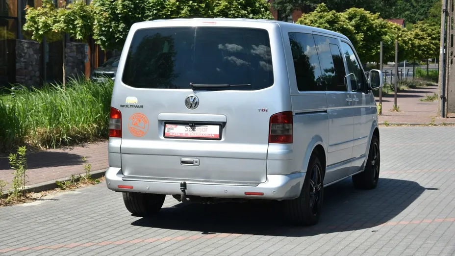 VOLKSWAGEN Multivan -