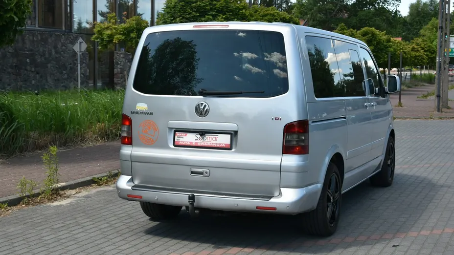 VOLKSWAGEN Multivan -