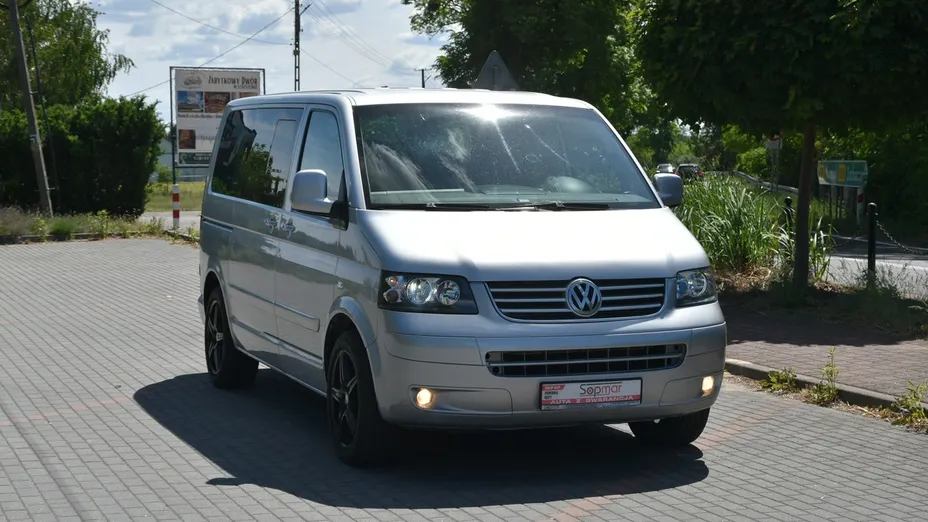 VOLKSWAGEN Multivan -