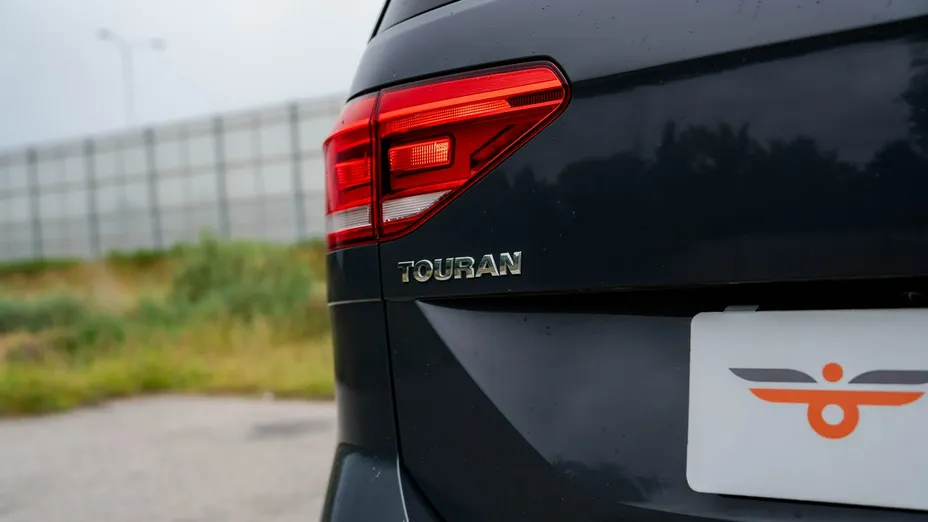 VOLKSWAGEN Touran -