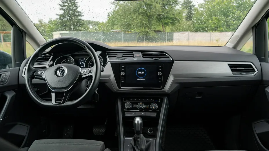 VOLKSWAGEN Touran -