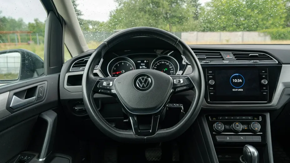 VOLKSWAGEN Touran -