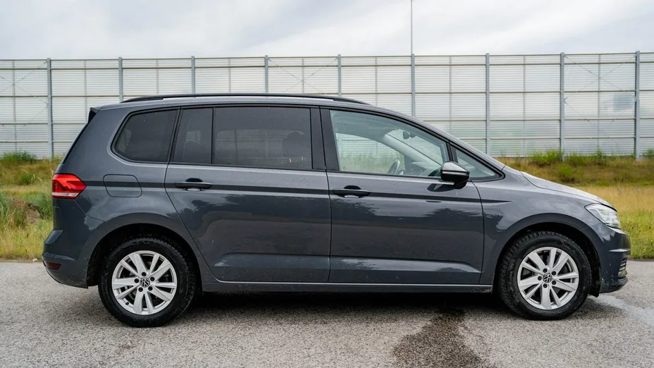 VOLKSWAGEN Touran -