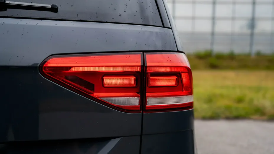 VOLKSWAGEN Touran -