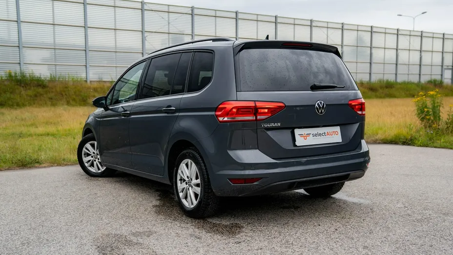 VOLKSWAGEN Touran -