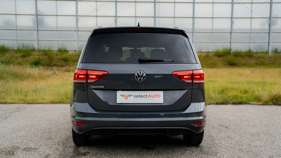 VOLKSWAGEN Touran -