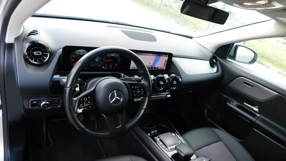 MERCEDES-BENZ GLA -