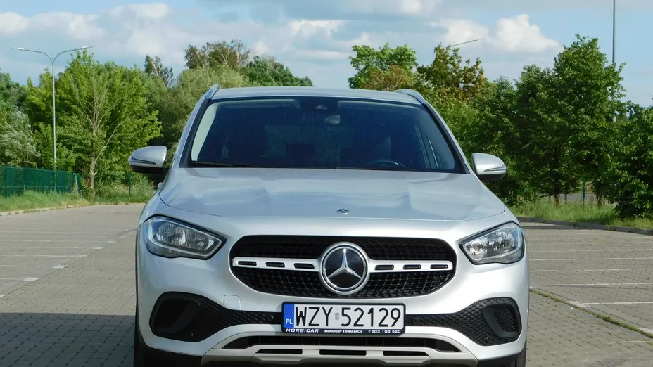 MERCEDES-BENZ GLA -