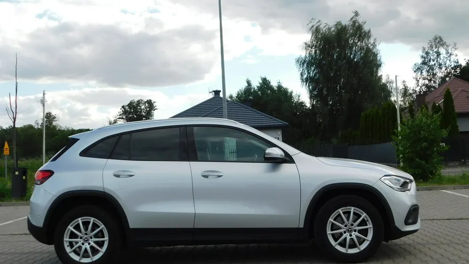 MERCEDES-BENZ GLA -