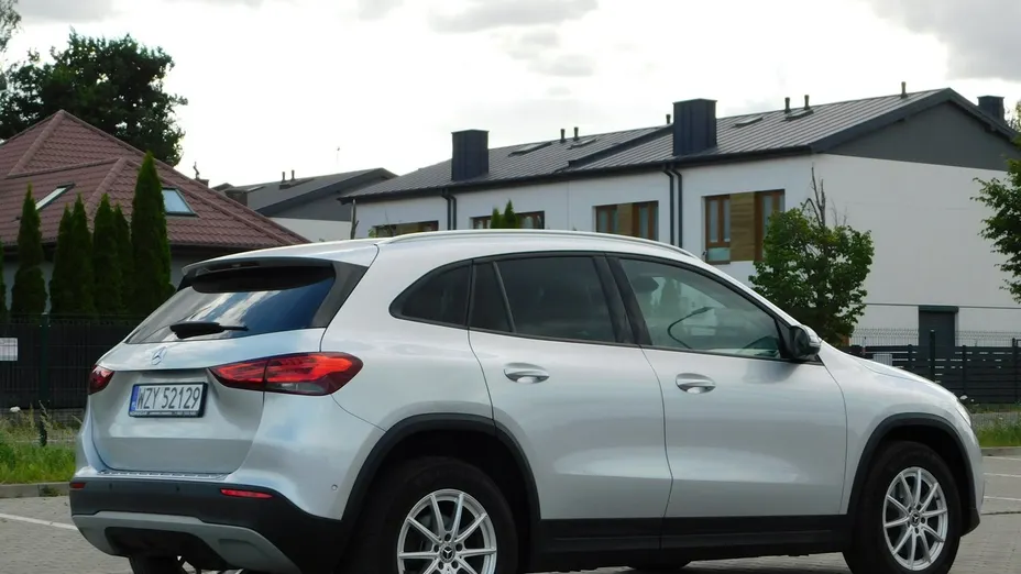 MERCEDES-BENZ GLA -