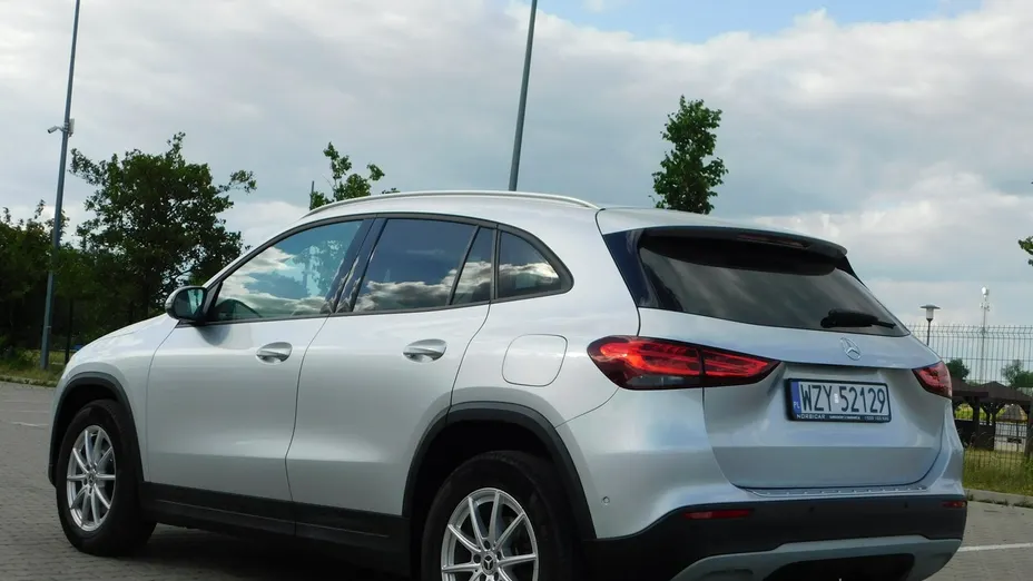 MERCEDES-BENZ GLA -