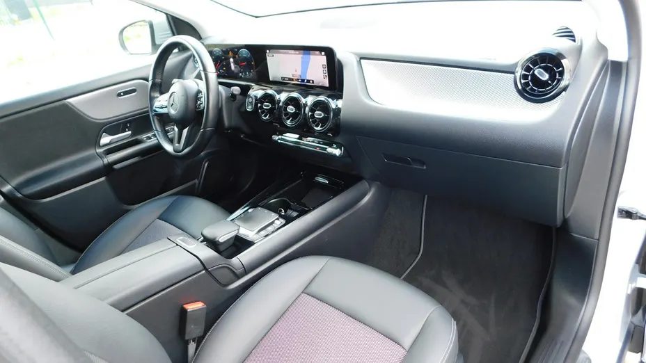 MERCEDES-BENZ GLA -