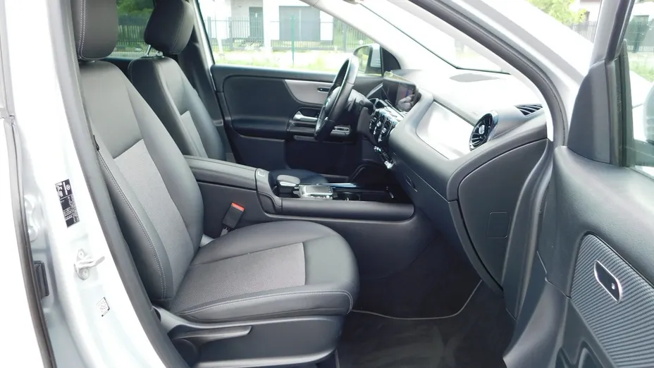 MERCEDES-BENZ GLA -