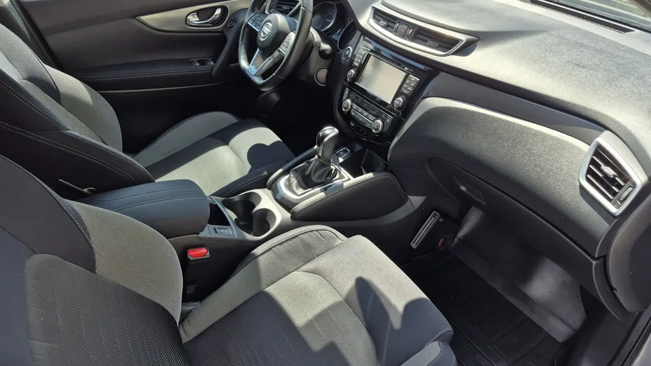 NISSAN Qashqai -