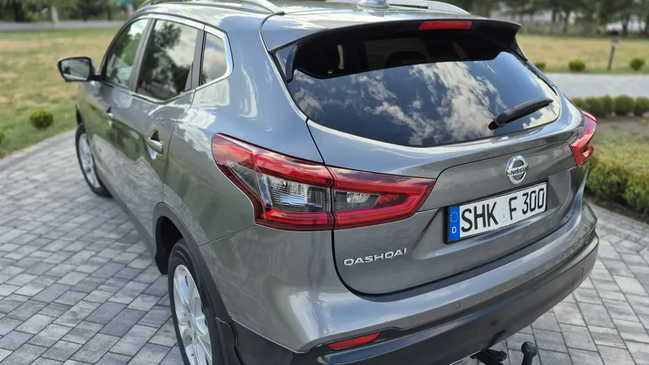 NISSAN Qashqai -