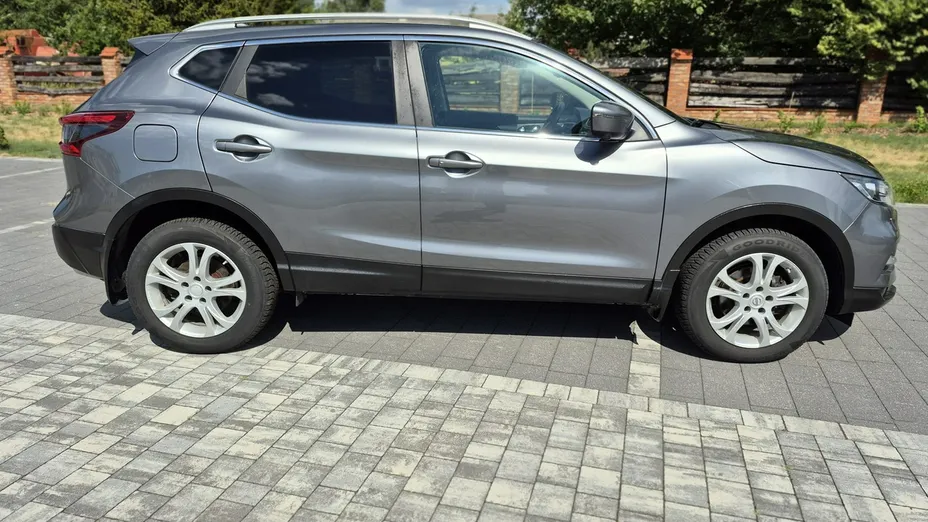NISSAN Qashqai -
