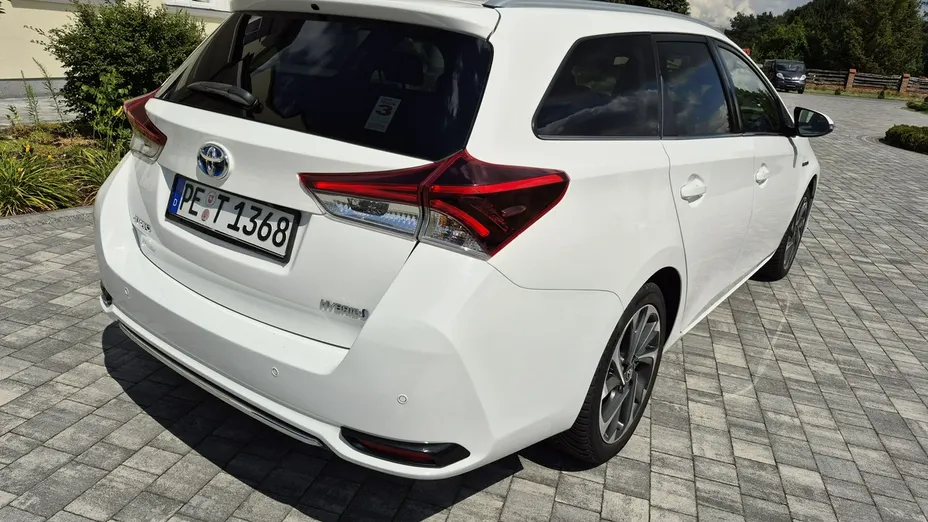 TOYOTA Auris -