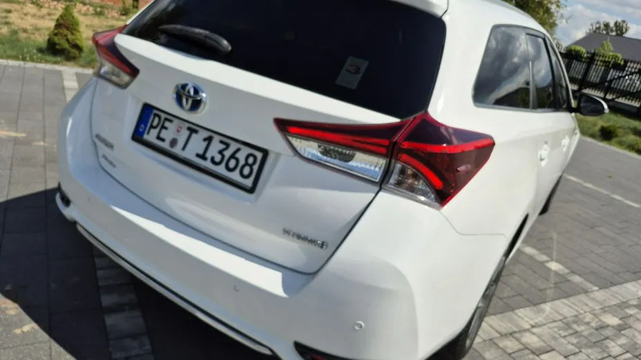 TOYOTA Auris -