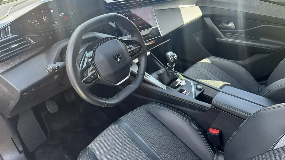 PEUGEOT 308 -