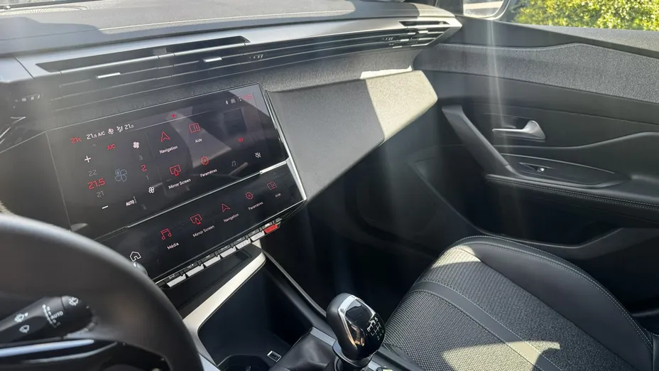 PEUGEOT 308 -