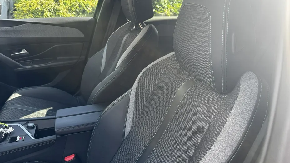 PEUGEOT 308 -