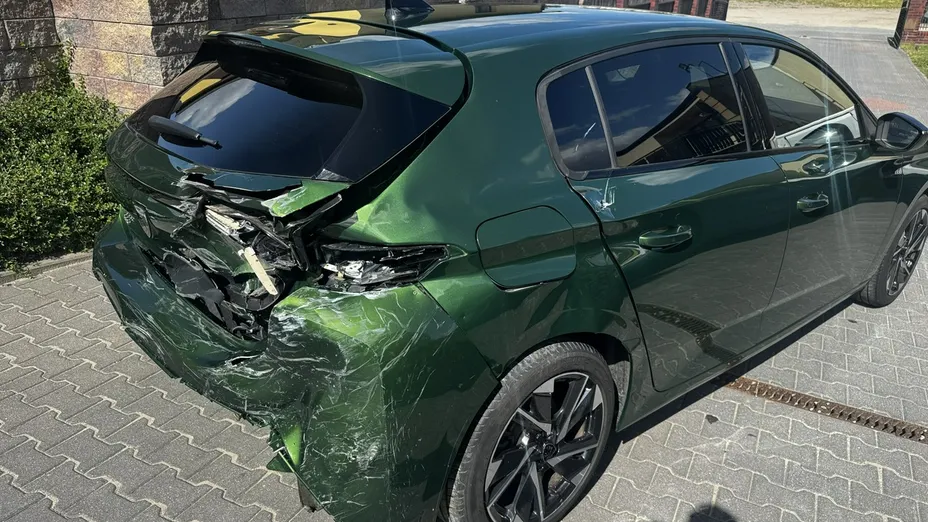 PEUGEOT 308 -