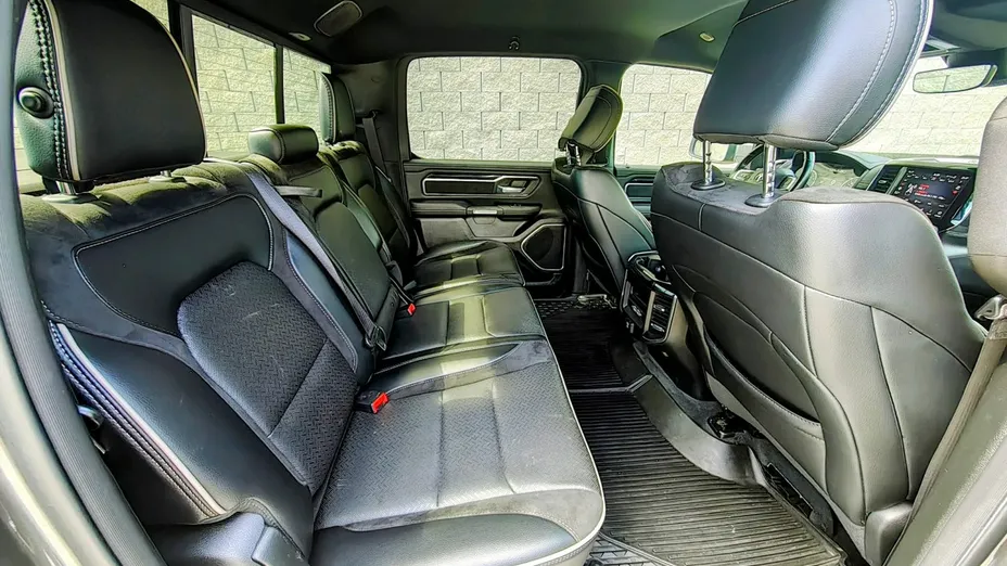 RAM 1500 -