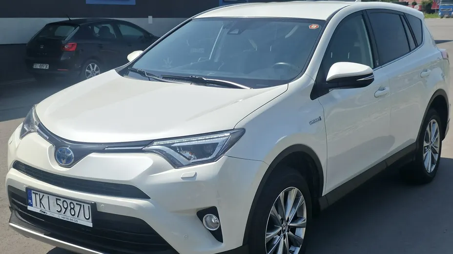 TOYOTA RAV4 -