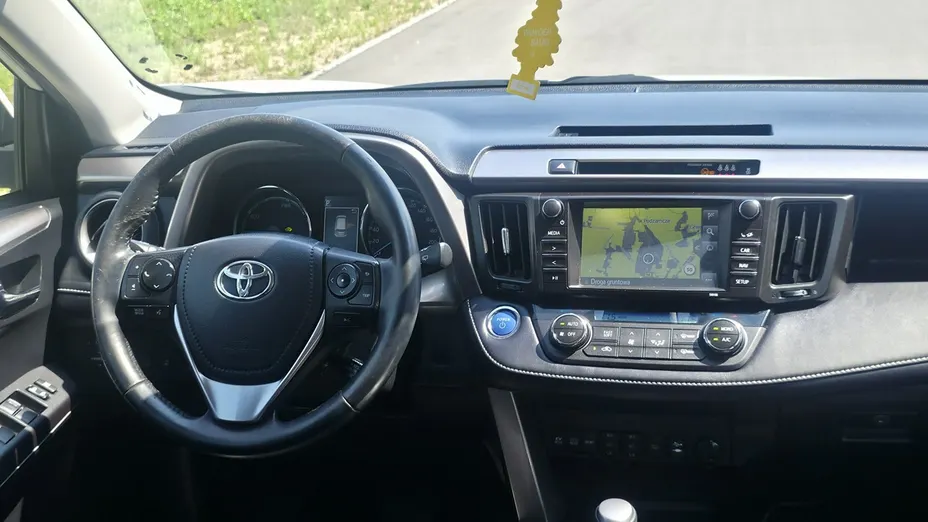 TOYOTA RAV4 -