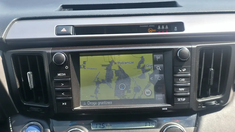 TOYOTA RAV4 -