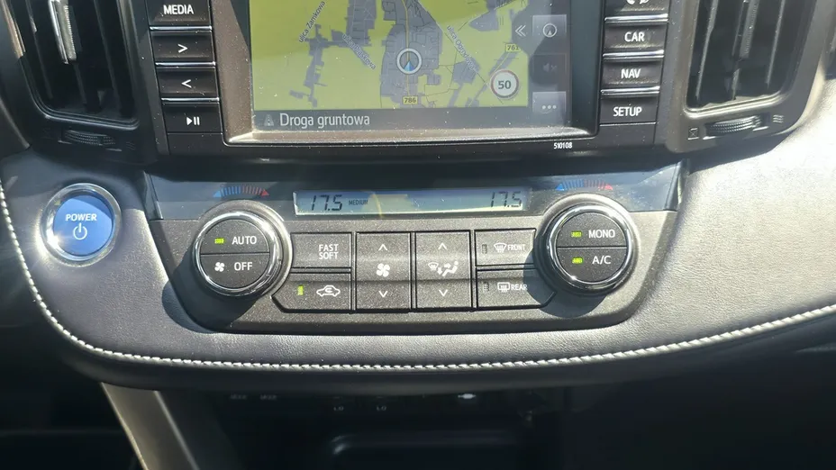 TOYOTA RAV4 -