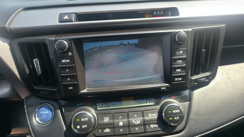TOYOTA RAV4 -