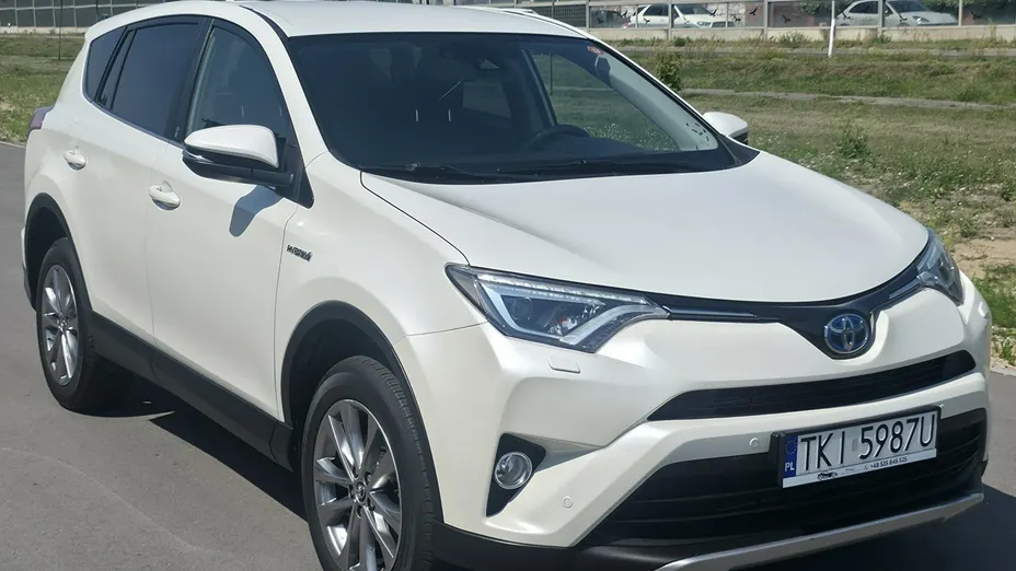 TOYOTA RAV4 -