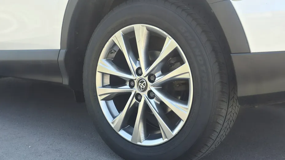 TOYOTA RAV4 -