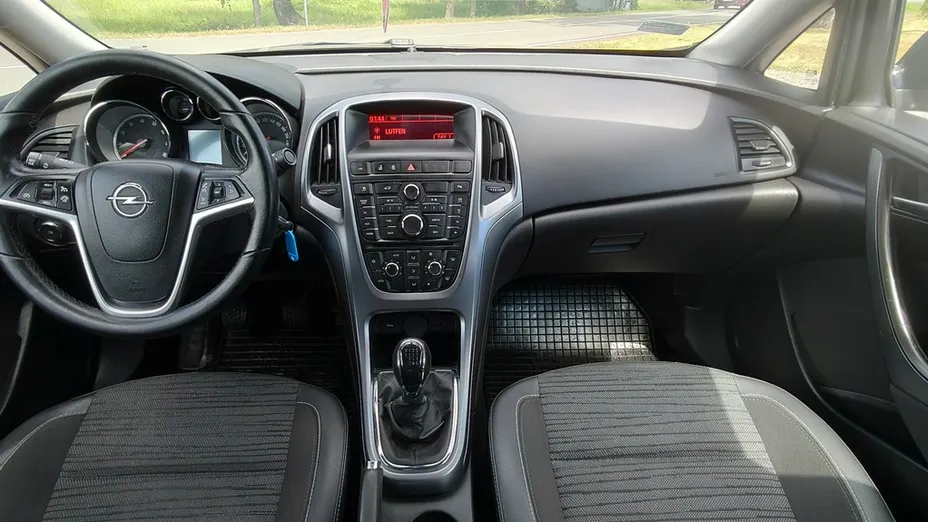 OPEL Astra -