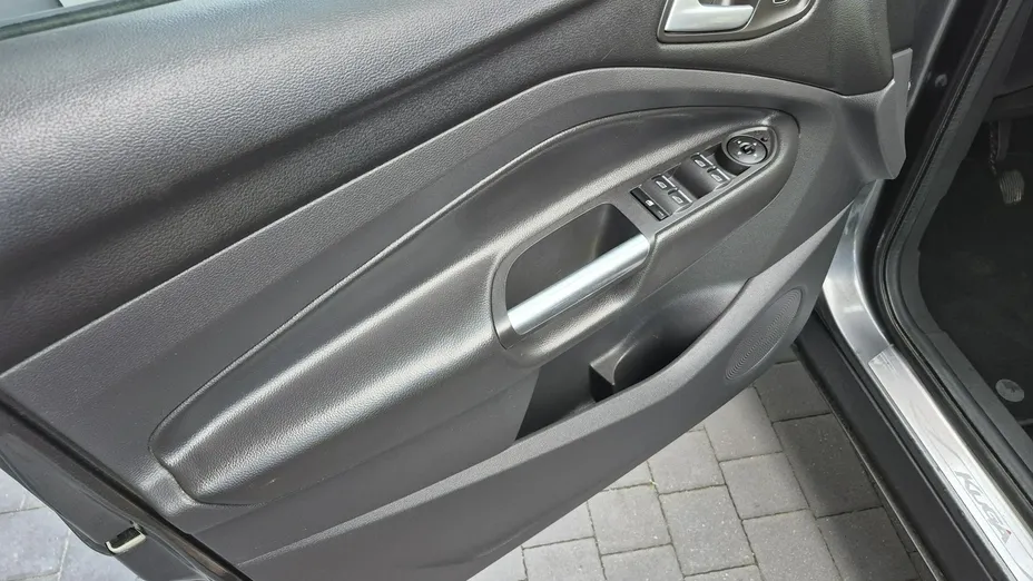 FORD Kuga -