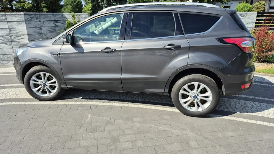 FORD Kuga -