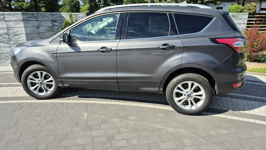 FORD Kuga -