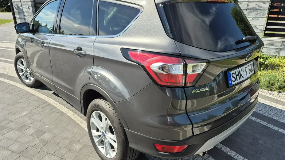 FORD Kuga -