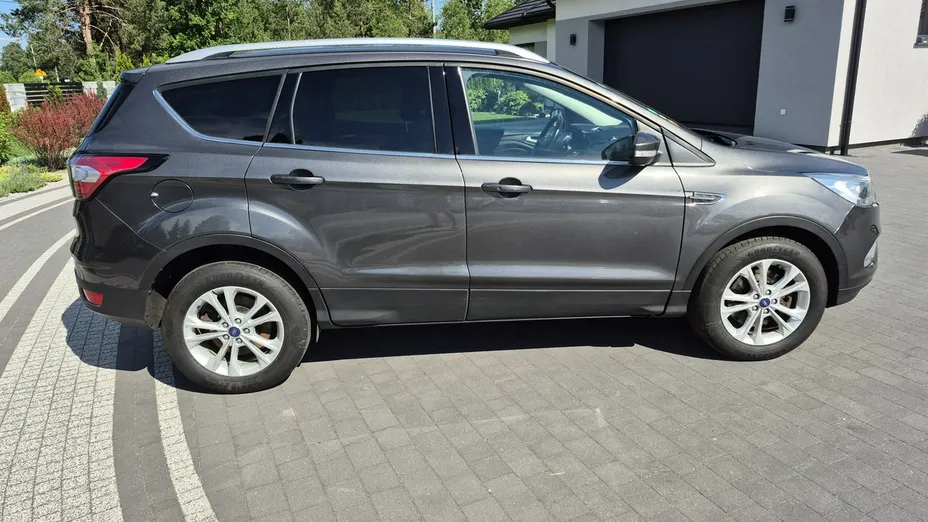 FORD Kuga -