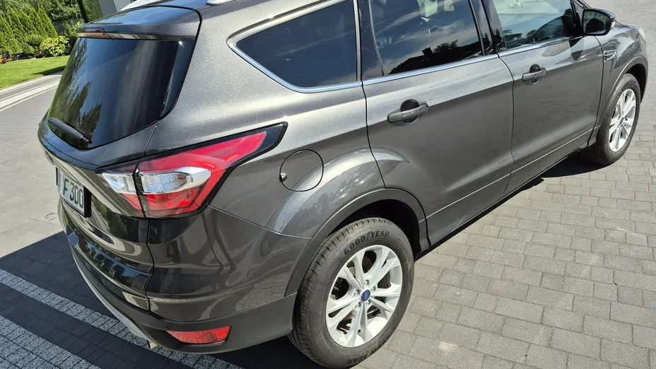 FORD Kuga -