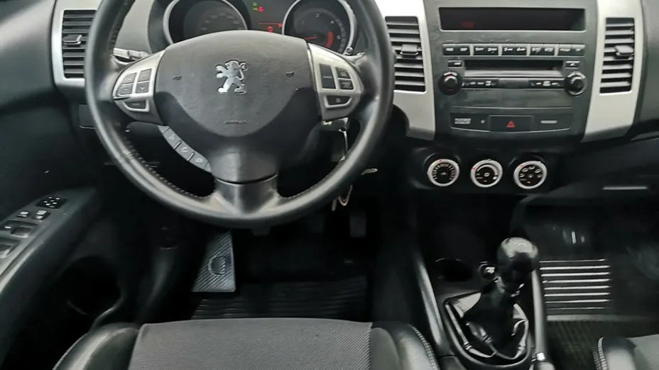 PEUGEOT 4007 -