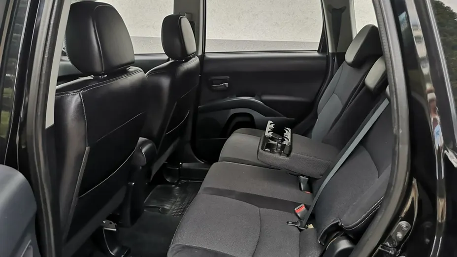 PEUGEOT 4007 -