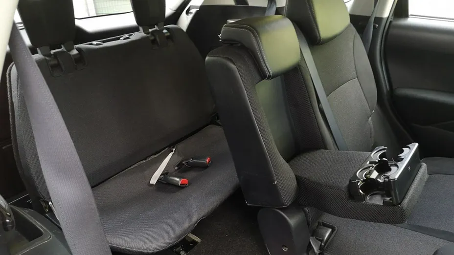 PEUGEOT 4007 -