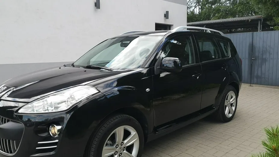 PEUGEOT 4007 -