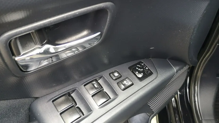 PEUGEOT 4007 -