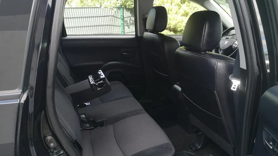 PEUGEOT 4007 -